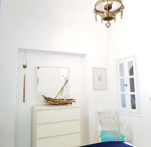 Blue4u Imerovigli (Santorini)